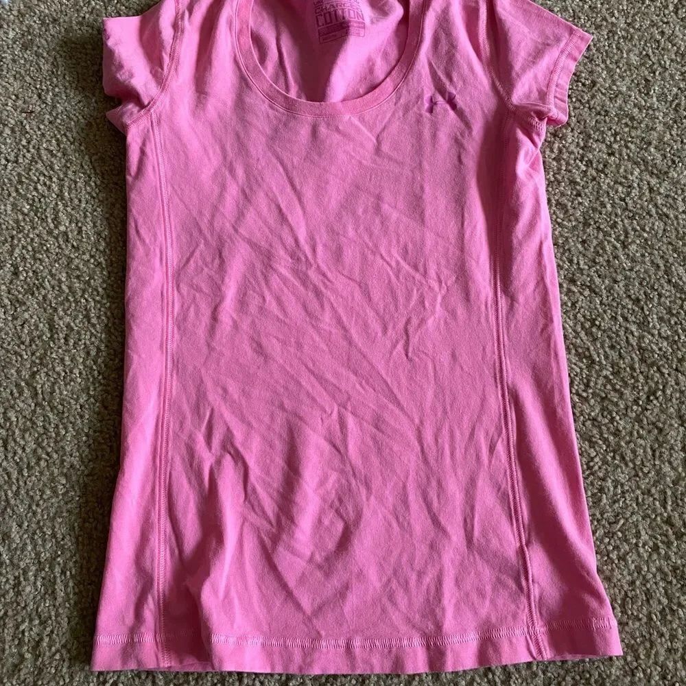 Womens Under Armour Tshirt
